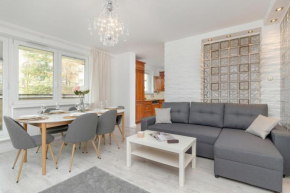 Spacious Family Apartment with 3 Bedrooms in Gdansk by Noclegi Renters